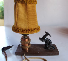ANCIENNE PETITE LAMPE DE CHEVET .MARBRE ET RÉGULE .