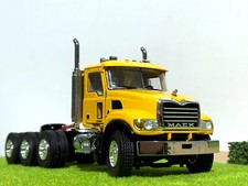 Modèles de camions Mack granit 8x4 jaune WSI échelle 1:50
