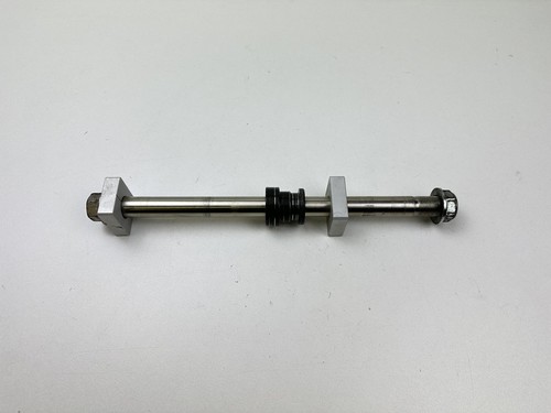 Axe roue arriere - arriere, benelli
