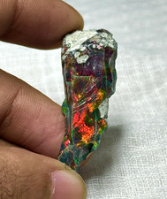 Superbe opale noire brute