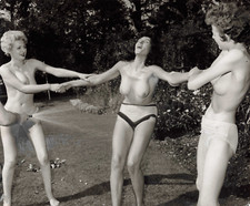 60's photo de presse nue charme artistique glamour Russell Gay Paris Hollywood