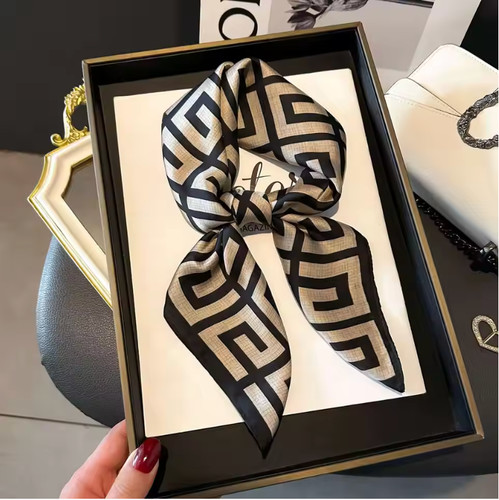 Foulard carré satiné - , 70x70
