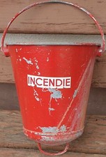 Pompiers...Ancien seau a Incendie....