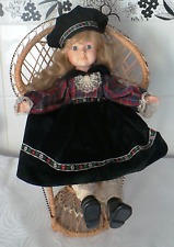 Fauteuil Emmanuelle  h 42 cm +poupée