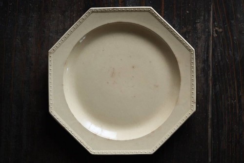 Rare assiette octogonale - , fine