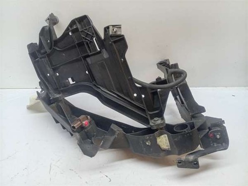 8k0805607g support phare - ,