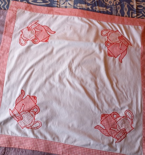Sur nappe vintage - ,, fond
