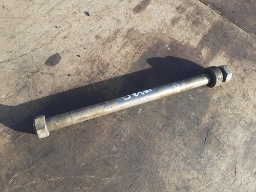 Axe roue arriere - 50, derbi