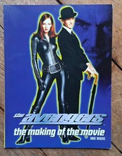 the Avengers livre making of the movie Titan Books 98 chapeau melon bottes cuir