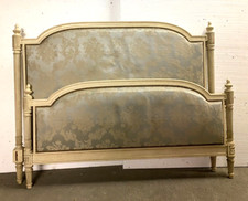 lit Louis XVI à colonnes