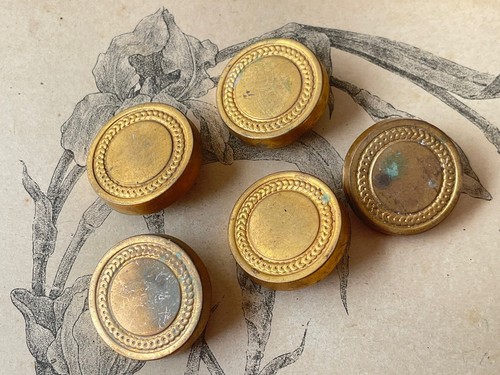 Boutons anciens métal - 5,