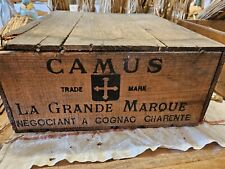 Caisse En Bois De Cognac  Camus La Grande Marque + 12 Bouteilles Vides Anciennes