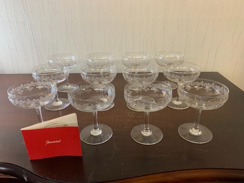 Coupes champagne modèle - à,