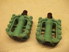 pédales de Vélo enfant 3 a 5 ans  B - TWIN  14 pouces UNICORN 500