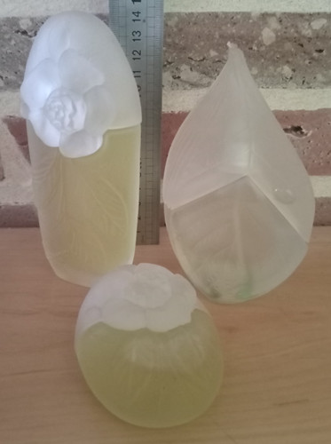 Trois flacons parfum - de,