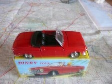 PEUGEOT 204 Cabriolet Rouge