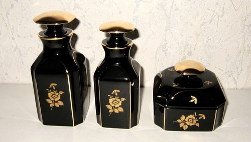 Ensemble pots salle - bain, en