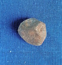 Météorite 16 gr, 25 mm, Chondrite NWA non classée, Algérie, lot n° 02