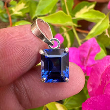 Pendentif taille émeraude