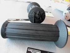 POIGNÉE CAOUTCHOUC NOIR ,NEUF MOTOBECANE - MOBYLETTE - MOTOCONFORT - PEUGEOT 