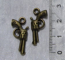 10 BRELOQUES PISTOLET DE COWBOY PERLES METAL BRONZE sans plomb 22x11mm *J114