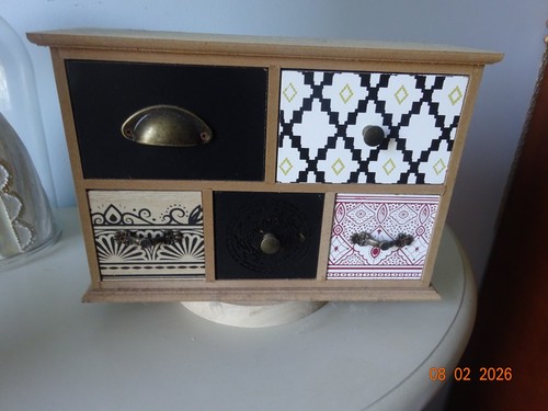 Boite bijoux neuve - boite, a