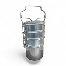Ancienne cantine en aluminium