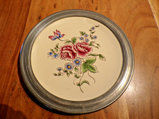 Vintage Assiette décorative fleurs pourtour étain Chanill