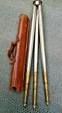 ancien trépied pliant en laiton avec son étui en cuir