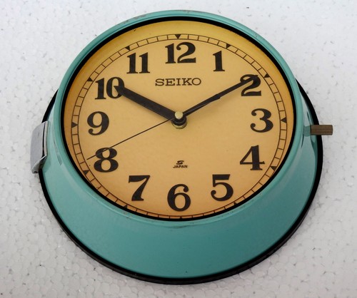 Horloge murale vintage
