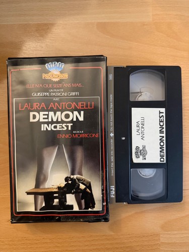 Vhs cassette video demon - video,