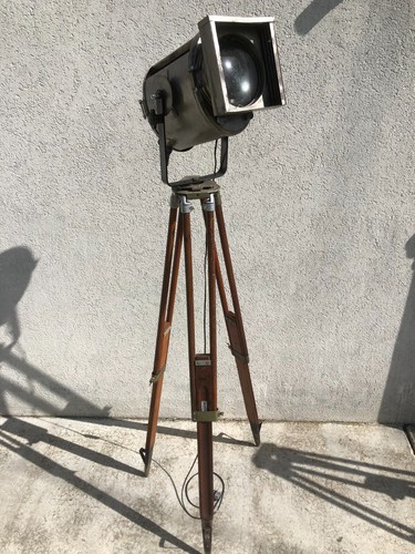 Projecteur crémer - a.e,