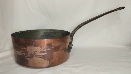 Ancienne grande casserole