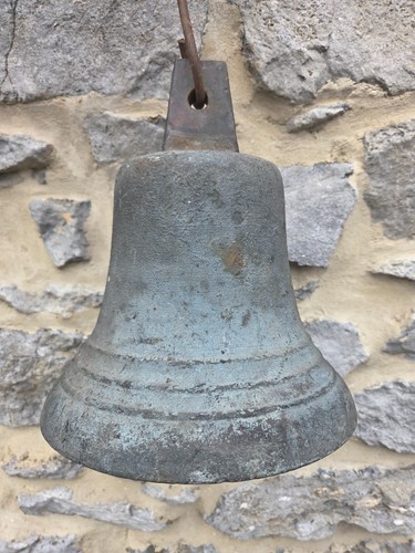 Ancienne grande cloche - , en