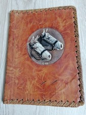 Couvre livre cuir ancien avec têtes de chevaux, doublé, bords lacés 21 x 15,5 cm