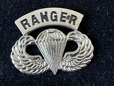 a PINS PIN ENAMEL MILITAIRE