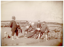 France, Normandie, Famille sur les Rochers vintage albumen print Tirage albumi