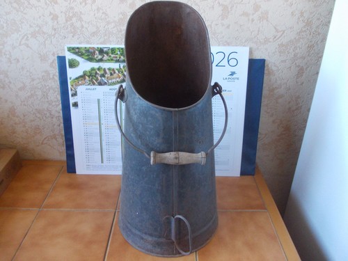 Ancien seau charbon en - à,