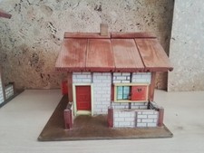 JEU DE CONSTRUCTION MAQUETTE DIORAMA MAISON EN BOIS. SOCLE 20X20X16CM