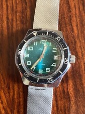 Montre Mécanique Octogonale