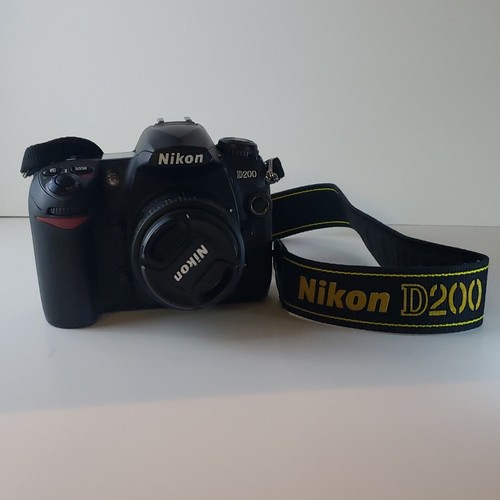 Nikon d200 2mp digital - 10.2mp, slr