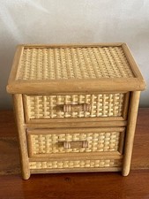 Commode  à bijoux vintage en rotin 24 sur 23 cm