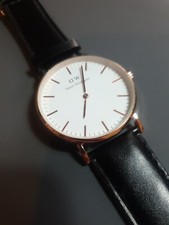 Montre Daniel Wellington Classic Quartz Diamètre 40mm En Très Bel État 