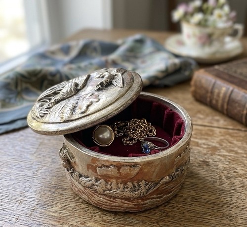 Ancienne boîte bijoux en - à,