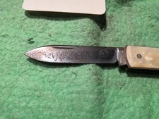 Ancien petit couteau pliant , manche en nacre. Collection. Lot 9