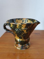 Pichet ancien en terre cuite