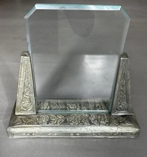 Cadre en étain repoussé Art Déco Signé DN 