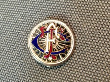 Ancien insigne badge émaillé Touring Club de France TCF automobile cyclisme