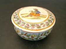 BOITE EN CERAMIQUE PEINTE A LA MAIN DECOR BRETON HENRIOT QUIMPER 27 A RESTAURER