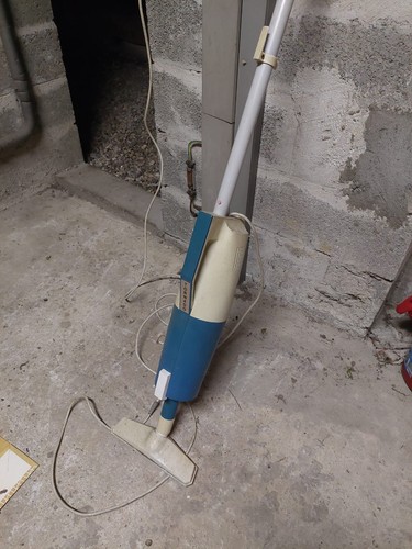 Aspirateur balai vintage